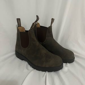 Blundstone Chelsea 550 boots